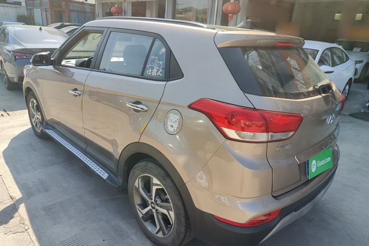 Used Hyundai ix25 2017 1.6L Automatic Smart Version Exterior 2
