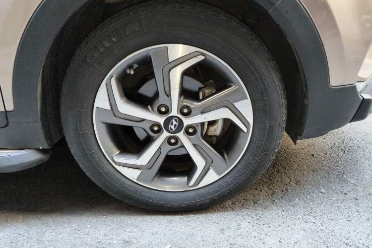 Used Hyundai ix25 2017 1.6L Automatic Smart Version Right Front Wheel Hub
