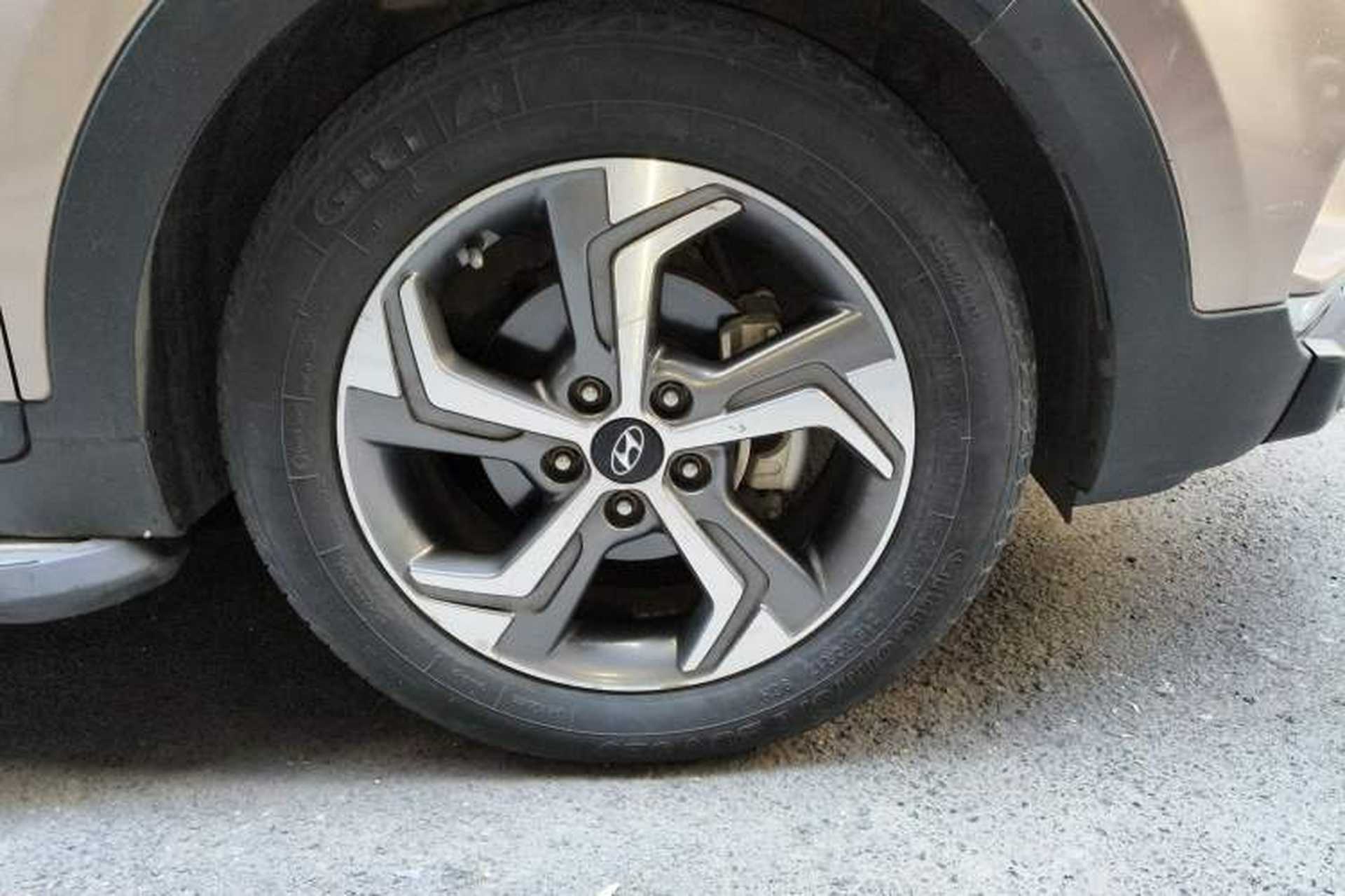 Used Hyundai ix25 2017 1.6L Automatic Smart Version Right Front Wheel Hub
