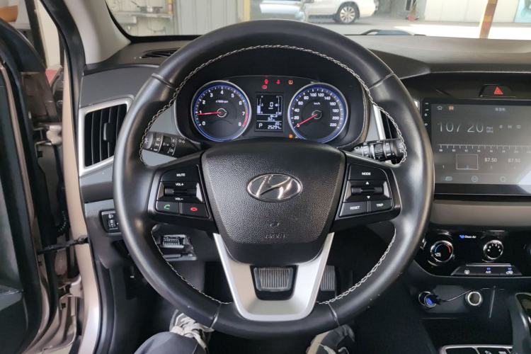 Used Hyundai ix25 2017 1.6L Automatic Smart Version Steering Wheel