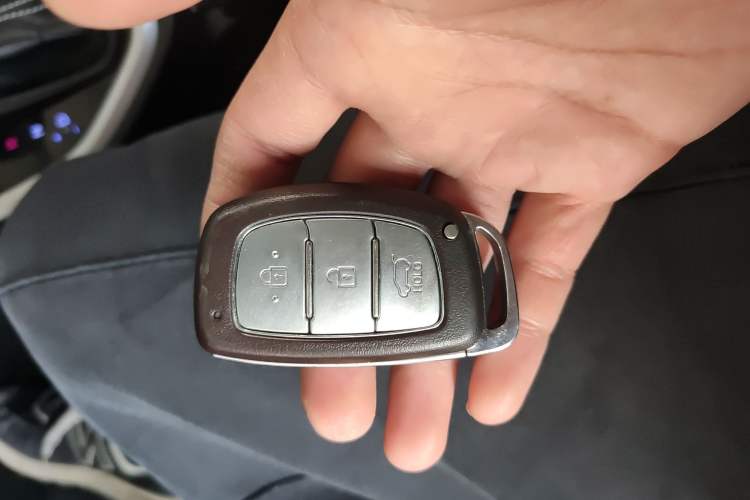 Used Hyundai ix25 2017 1.6L Automatic Smart Version Vehicle Key