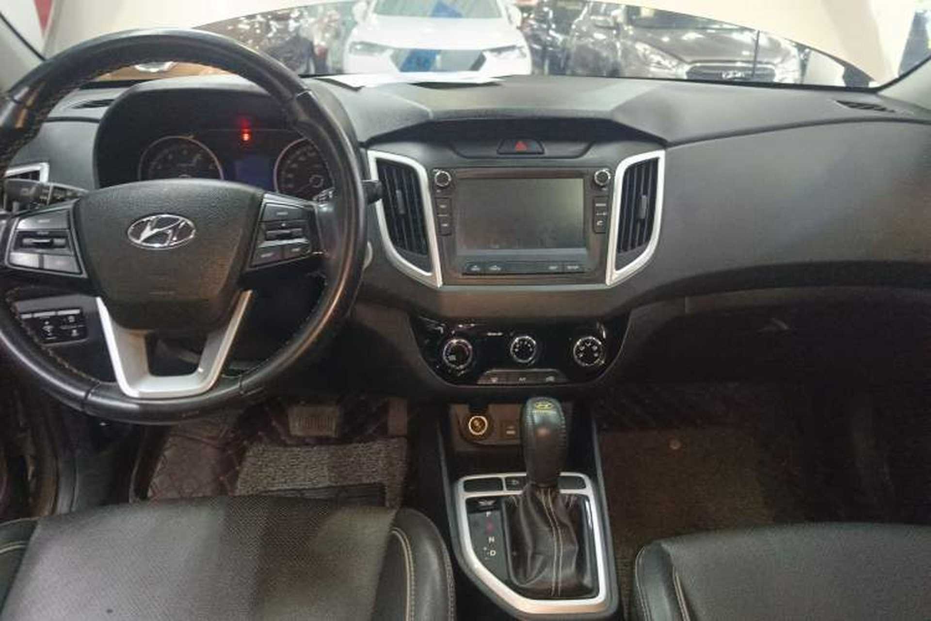 Used Hyundai ix25 2017 1.6L Automatic Smart Version Audio And AC Panel