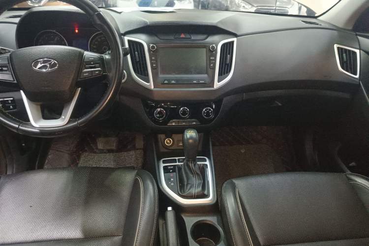 Used Hyundai ix25 2017 1.6L Automatic Smart Version Gear Lever