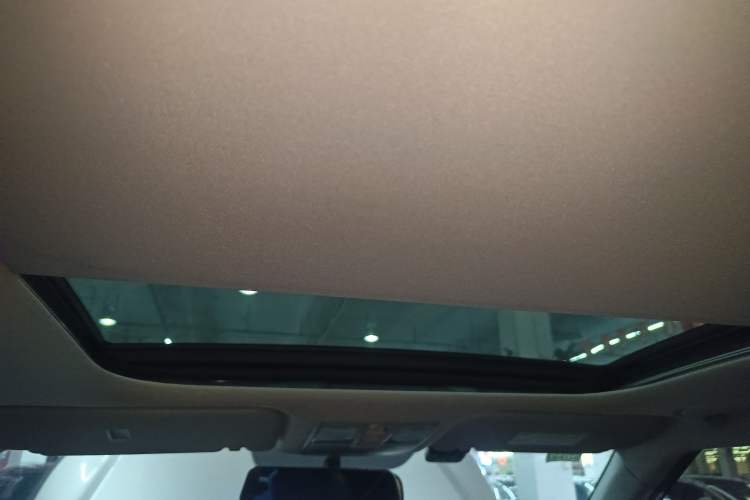 Used Hyundai ix25 2017 1.6L Automatic Smart Version Headliner