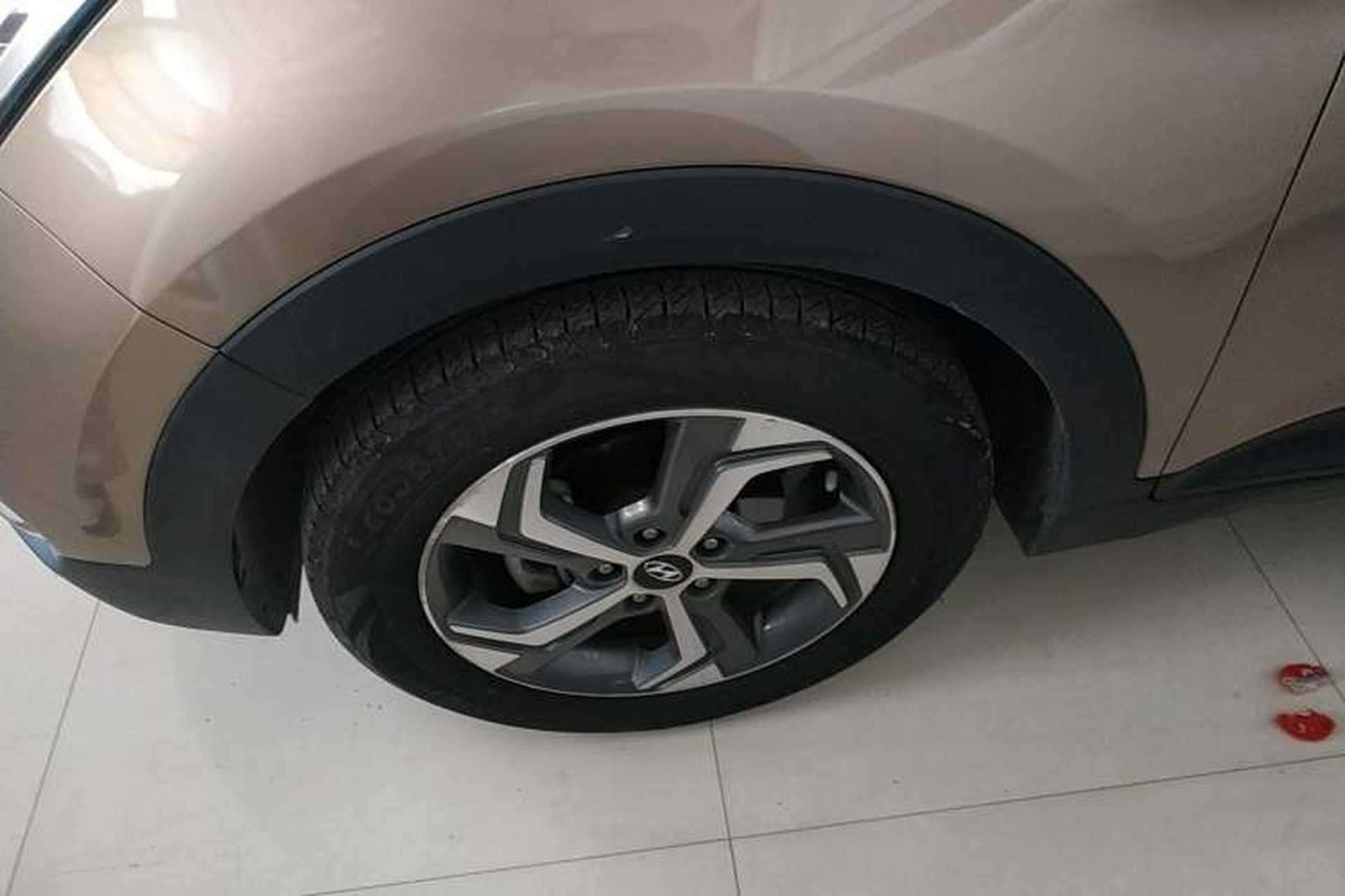 Used Hyundai ix25 2017 1.6L Automatic Smart Version Left Front Wheel Hub