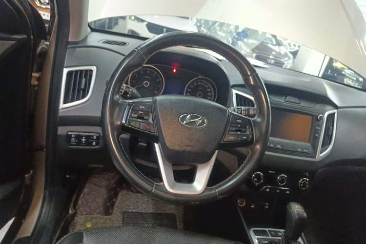 Used Hyundai ix25 2017 1.6L Automatic Smart Version Steering Wheel