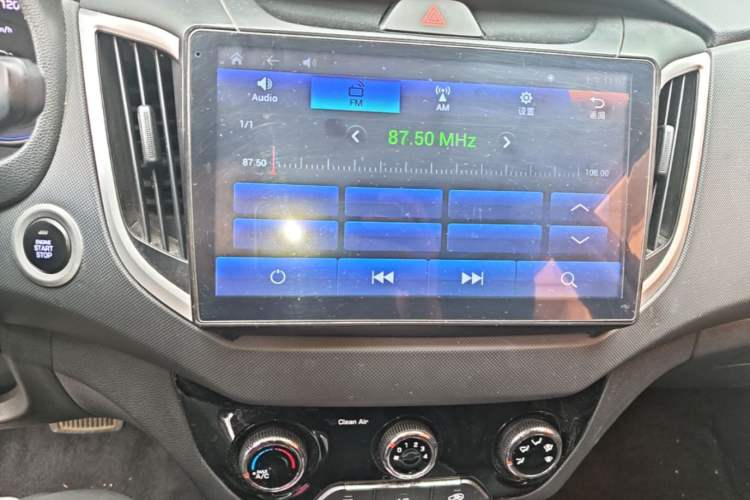 Used Hyundai ix25 2017 1.6L Automatic Smart Version Audio And AC Panel