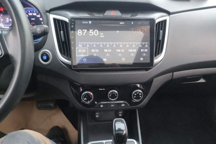Used Hyundai ix25 2017 1.6L Automatic Smart Version Audio And AC Panel