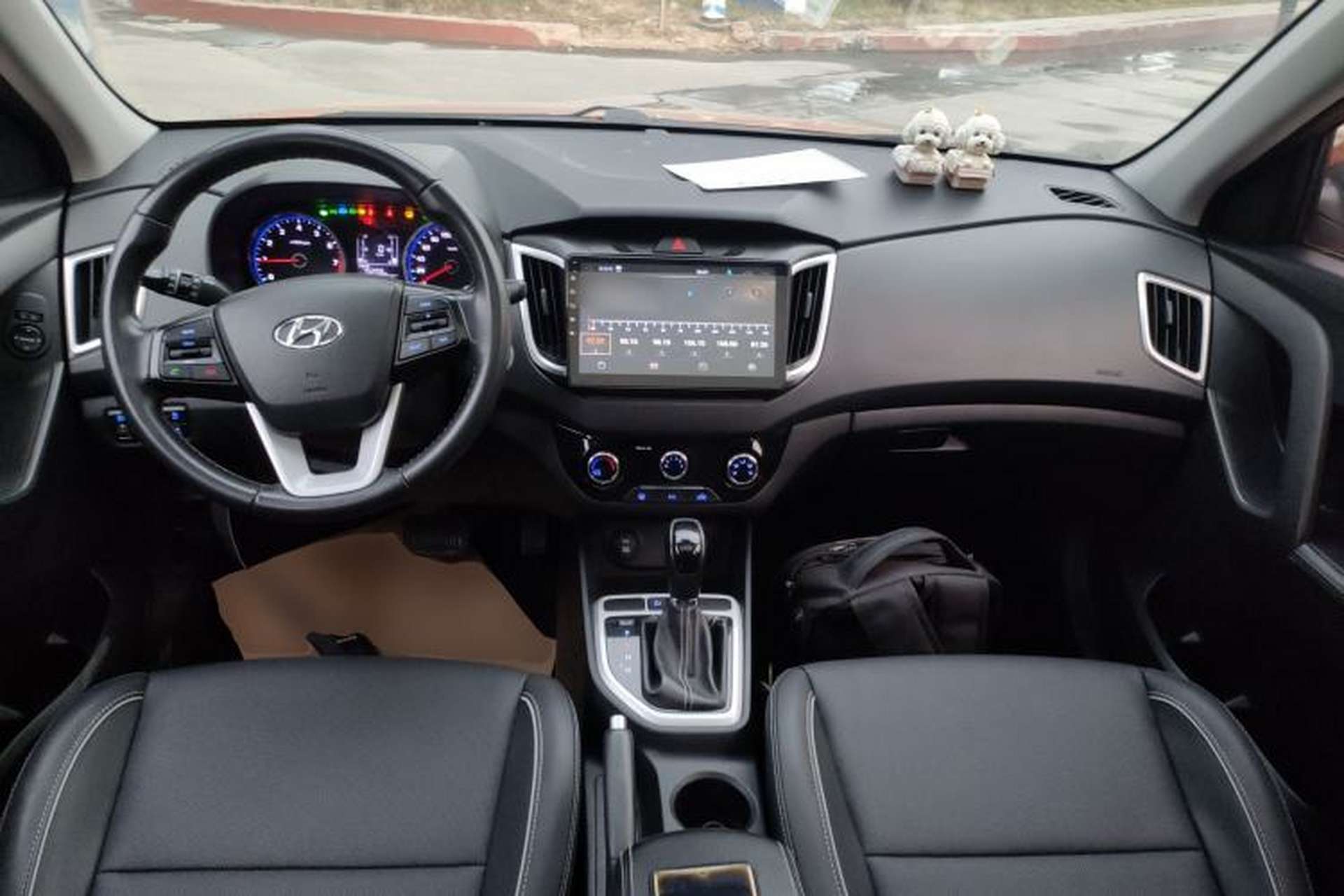 Used Hyundai ix25 2017 1.6L Automatic Smart Version Center Console