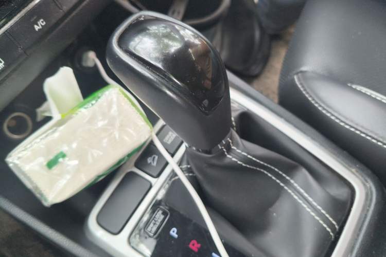 Used Hyundai ix25 2017 1.6L Automatic Smart Version Gear Lever