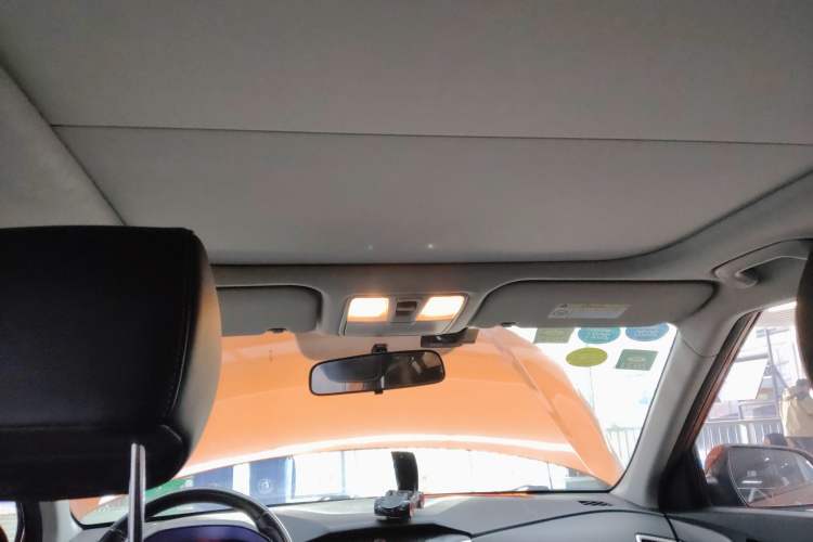 Used Hyundai ix25 2017 1.6L Automatic Smart Version Headliner