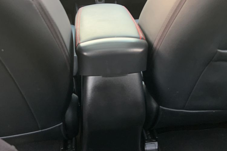 Used Hyundai ix25 2017 1.6L Automatic Smart Version Interior 12