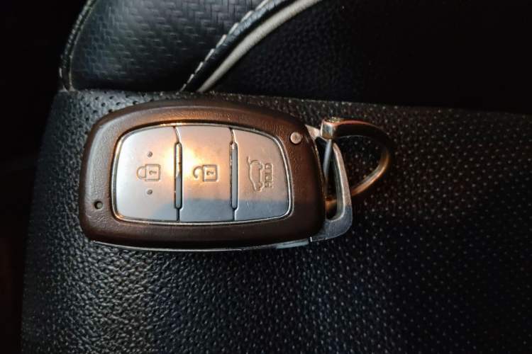 Used Hyundai ix25 2017 1.6L Automatic Smart Version Vehicle Key