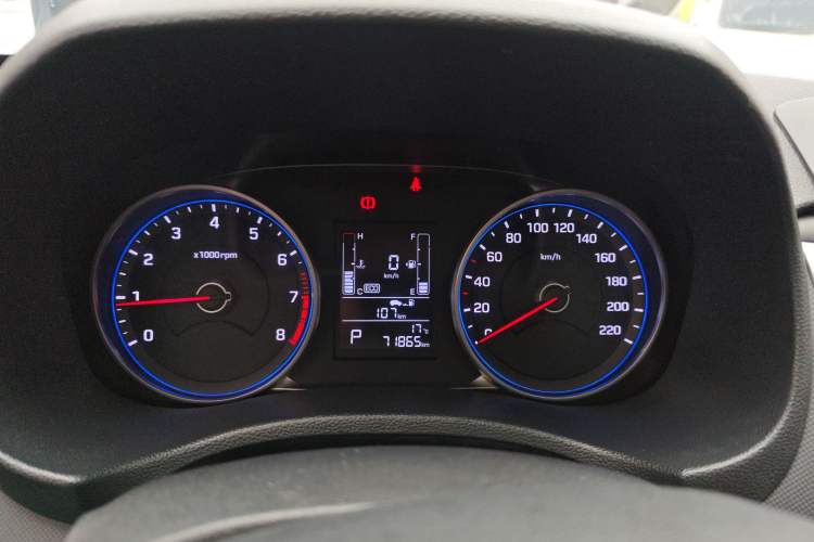 Used Hyundai ix25 2017 1.6L Automatic Smart Version Instrument Cluster