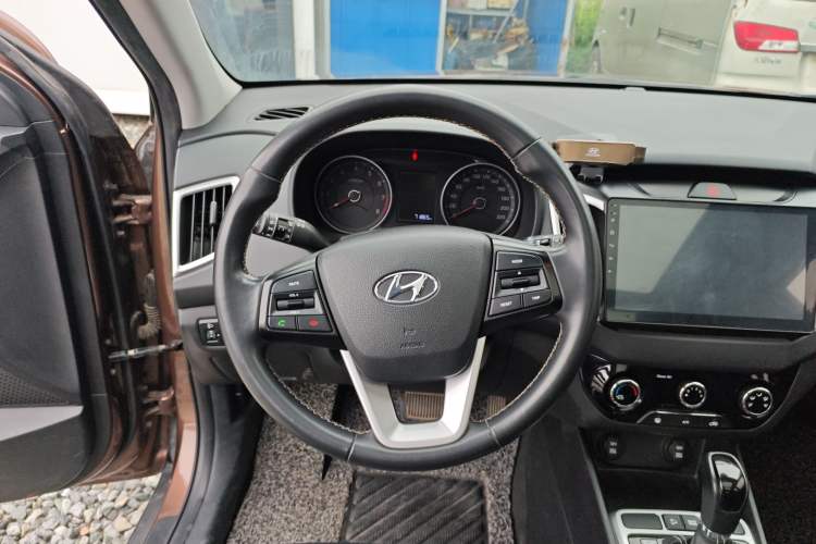 Used Hyundai ix25 2017 1.6L Automatic Smart Version Steering Wheel