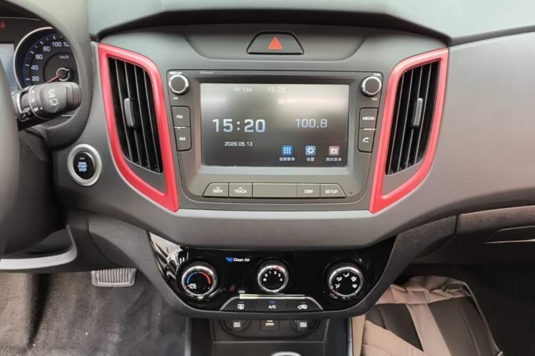 Used Hyundai ix25 2017 1.4T Automatic Smart Version Audio And AC Panel