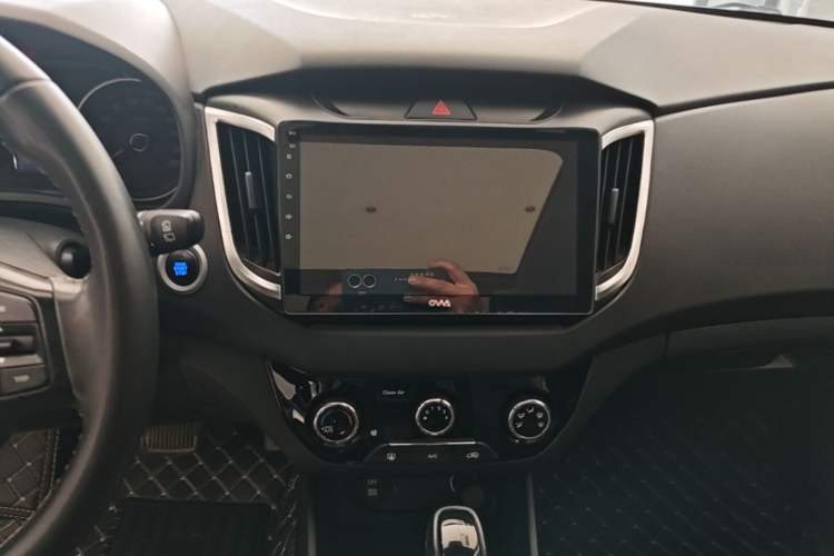 Used Hyundai ix25 2017 1.6L Automatic Smart Version Audio And AC Panel