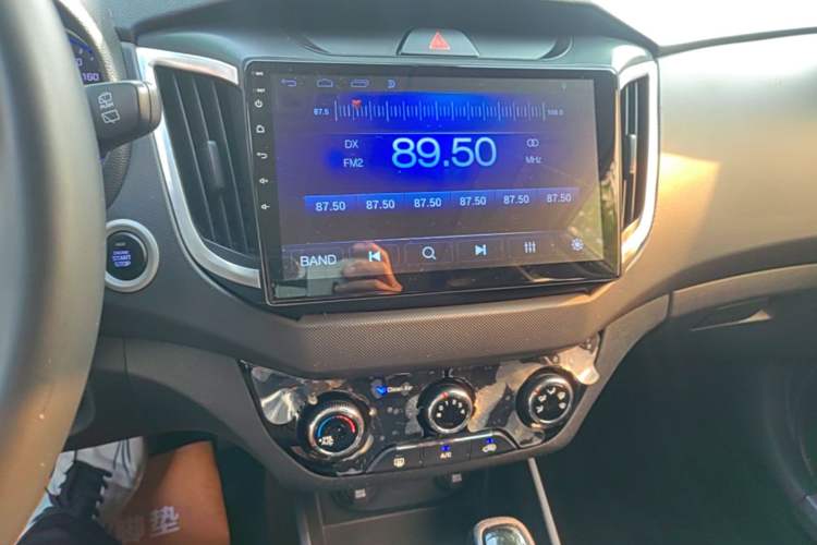 Used Hyundai ix25 2017 1.6L Automatic Smart Version Audio And AC Panel