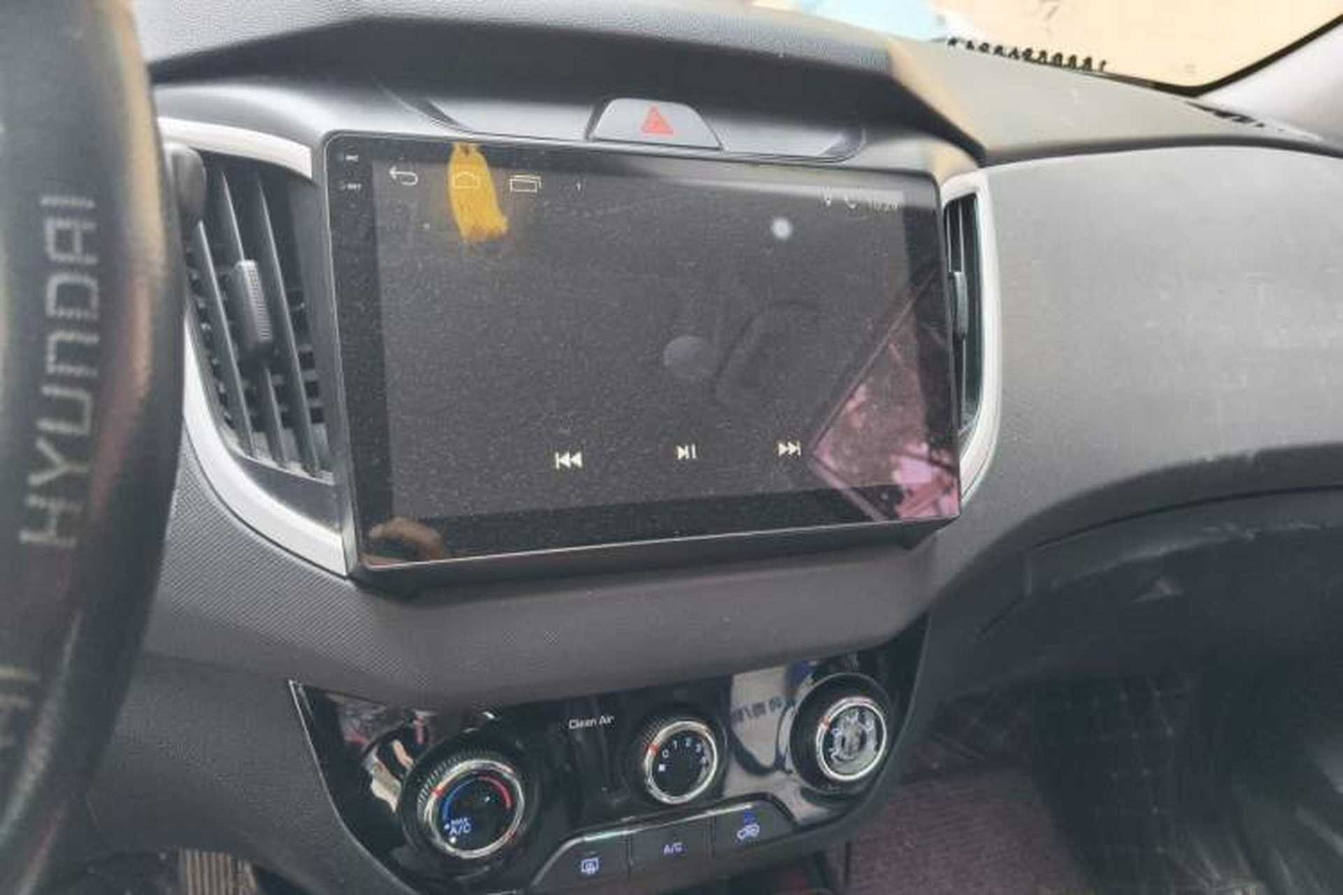 Used Hyundai ix25 2017 1.6L Automatic Smart Version Audio And AC Panel