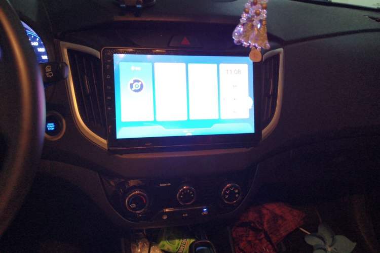 Used Hyundai ix25 2017 1.6L Automatic Smart Version Audio And AC Panel