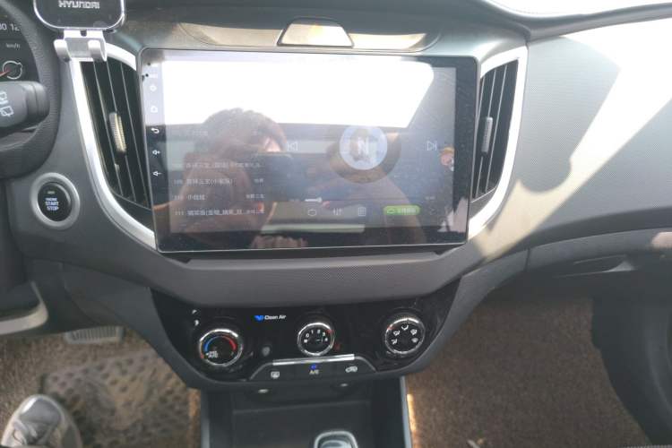 Used Hyundai ix25 2017 1.6L Automatic Smart Version Audio And AC Panel