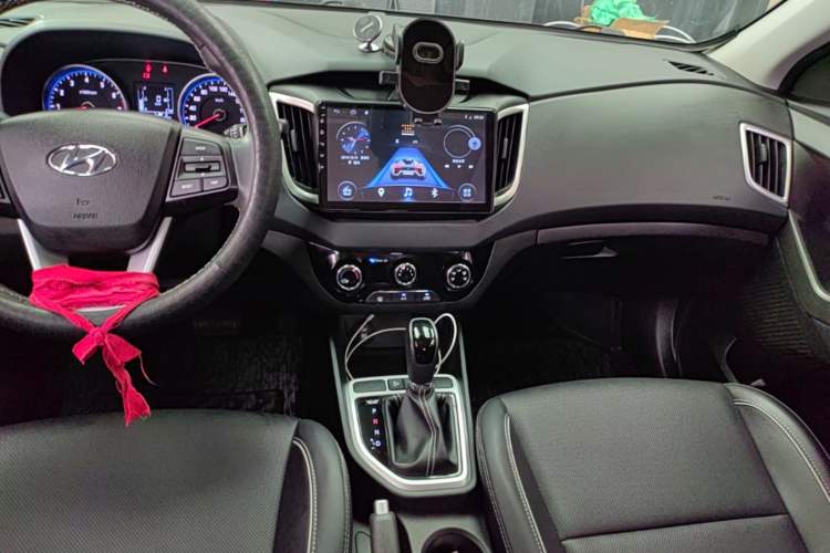 Used Hyundai ix25 2017 1.6L Automatic Smart Version Audio And AC Panel