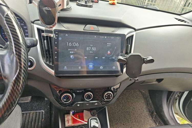 Used Hyundai ix25 2017 1.6L Automatic Smart Version Audio And AC Panel