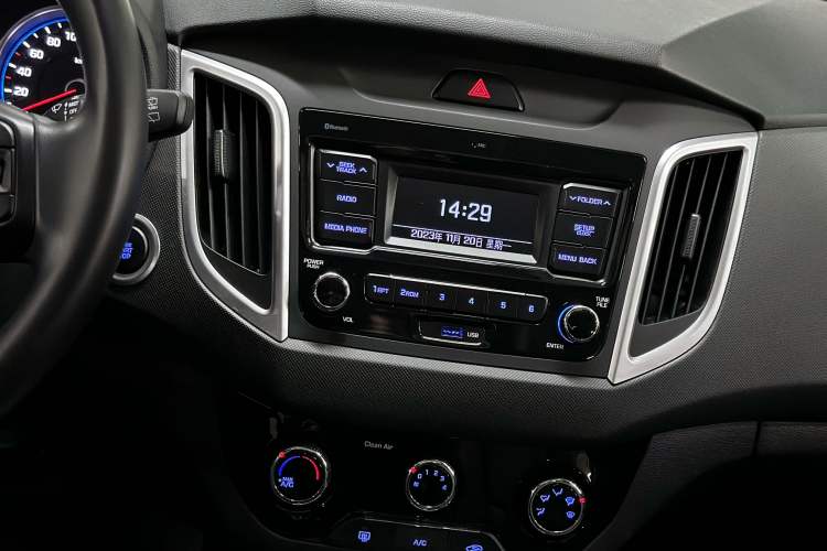 Used Hyundai ix25 2017 1.6L Automatic Smart Version Audio And AC Panel