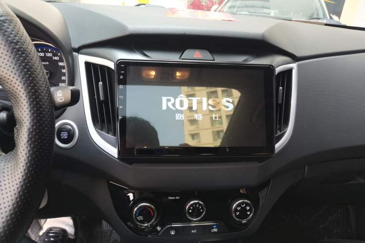 Used Hyundai ix25 2017 1.6L Automatic Smart Version Audio And AC Panel