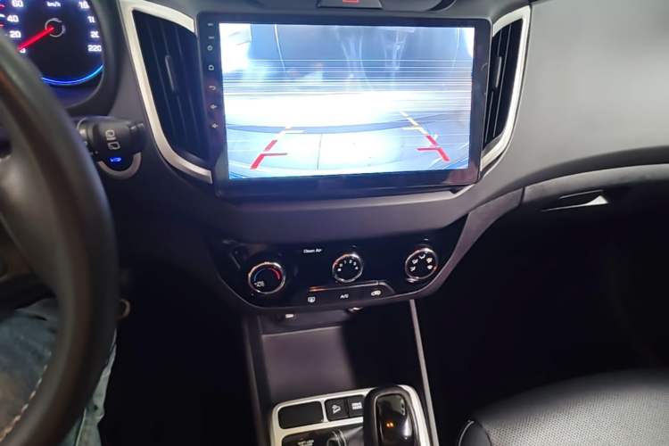 Used Hyundai ix25 2017 1.6L Automatic Smart Version Audio And AC Panel