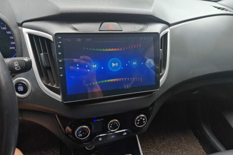 Used Hyundai ix25 2017 1.6L Automatic Smart Version Audio And AC Panel