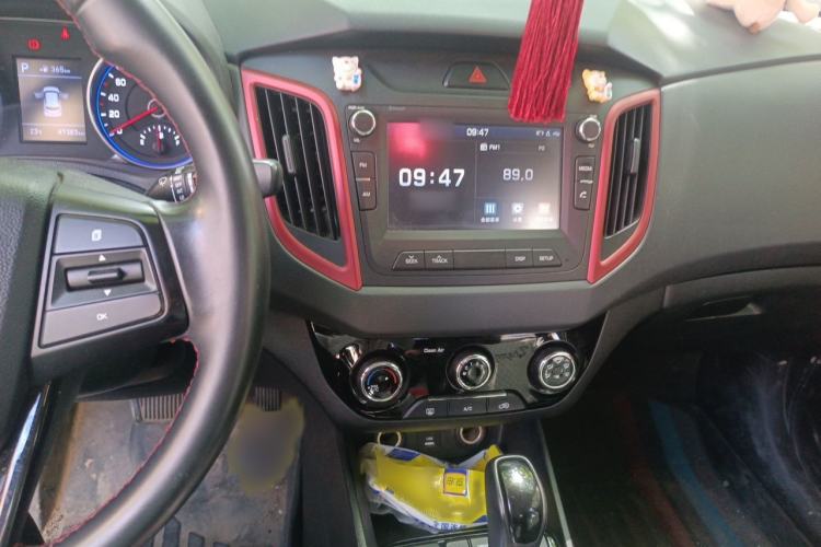 Used Hyundai ix25 2017 1.4T Automatic Smart Version Audio And AC Panel