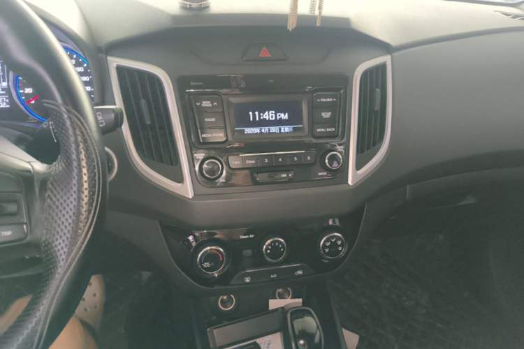 Used Hyundai ix25 2017 1.6L Automatic Smart Version Audio And AC Panel