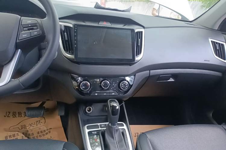 Used Hyundai ix25 2017 1.6L Automatic Smart Version Audio And AC Panel