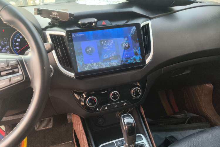 Used Hyundai ix25 2017 1.6L Automatic Smart Version Audio And AC Panel