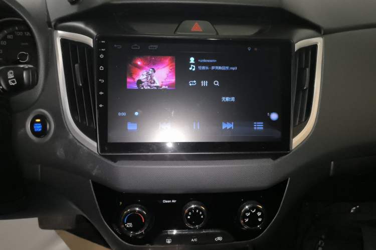 Used Hyundai ix25 2017 1.6L Automatic Smart Version Audio And AC Panel