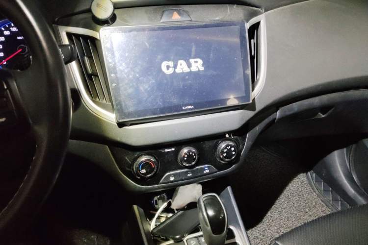 Used Hyundai ix25 2017 1.6L Automatic Smart Version Audio And AC Panel