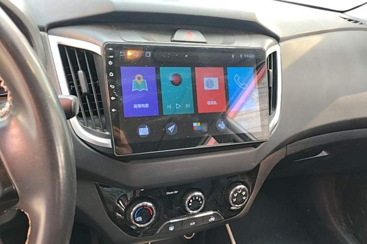 Used Hyundai ix25 2017 1.6L Automatic Smart Version Audio And AC Panel