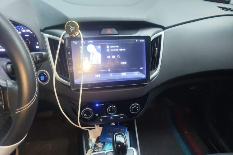 Used Hyundai ix25 2017 1.6L Automatic Smart Version Audio And AC Panel