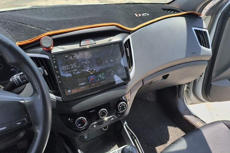Used Hyundai ix25 2017 1.6L Manual Fashion Model Audio And AC Panel