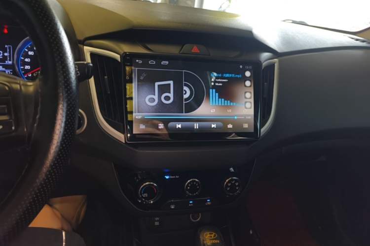 Used Hyundai ix25 2017 1.6L Automatic Smart Version Audio And AC Panel