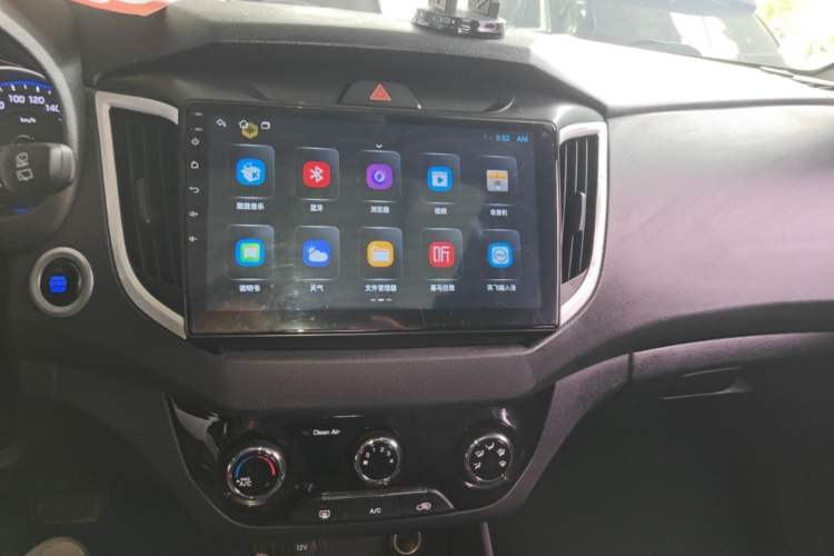 Used Hyundai ix25 2017 1.6L Automatic Smart Version Audio And AC Panel
