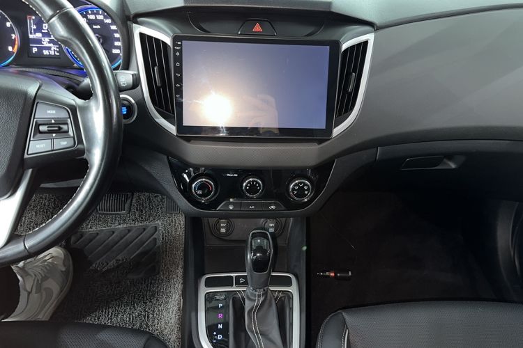 Used Hyundai ix25 2017 1.6L Automatic Smart Version Audio And AC Panel
