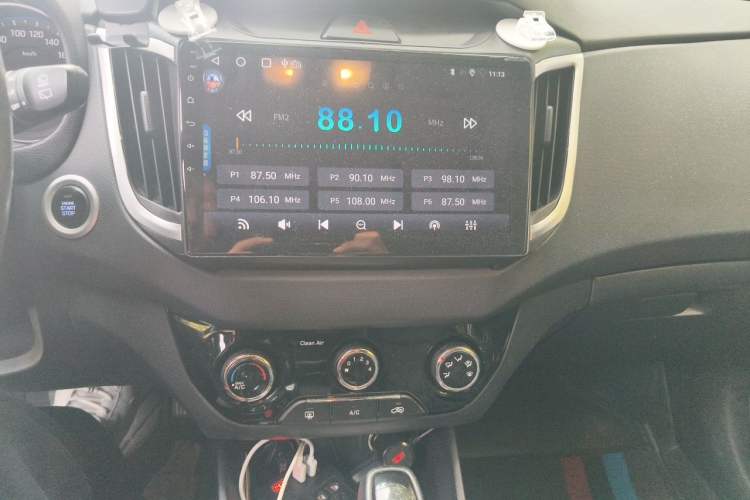 Used Hyundai ix25 2017 1.6L Automatic Smart Version Audio And AC Panel