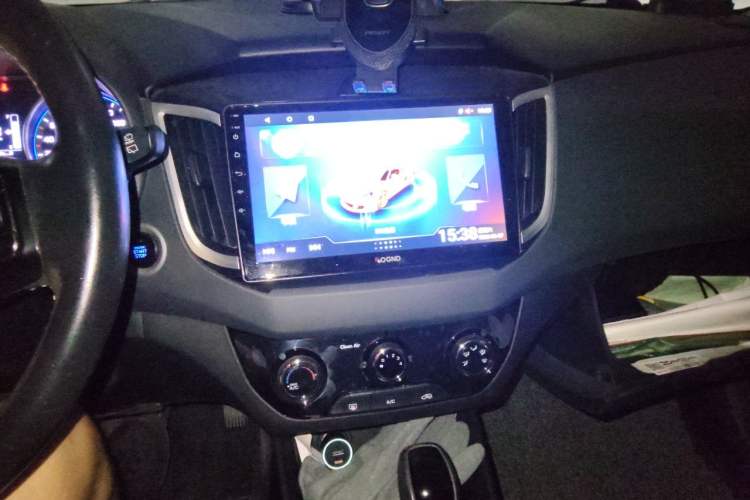 Used Hyundai ix25 2017 1.6L Automatic Smart Version Audio And AC Panel