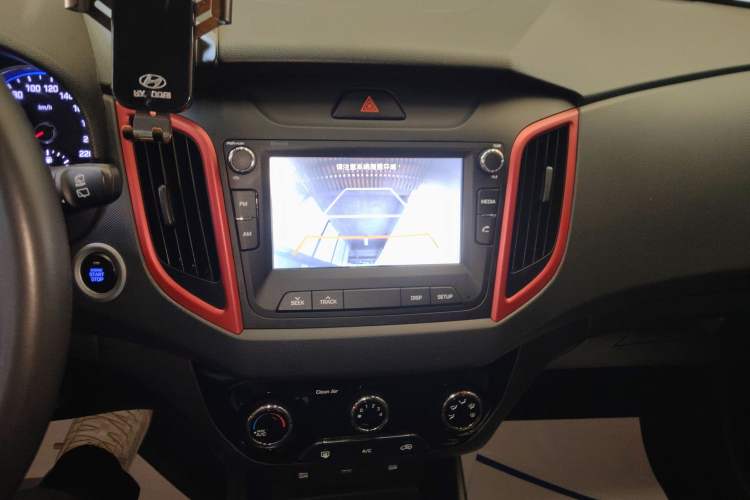 Used Hyundai ix25 2017 1.4T Automatic Smart Version Audio And AC Panel