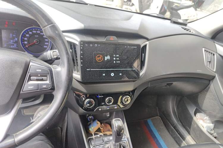 Used Hyundai ix25 2017 1.6L Automatic Smart Version Audio And AC Panel