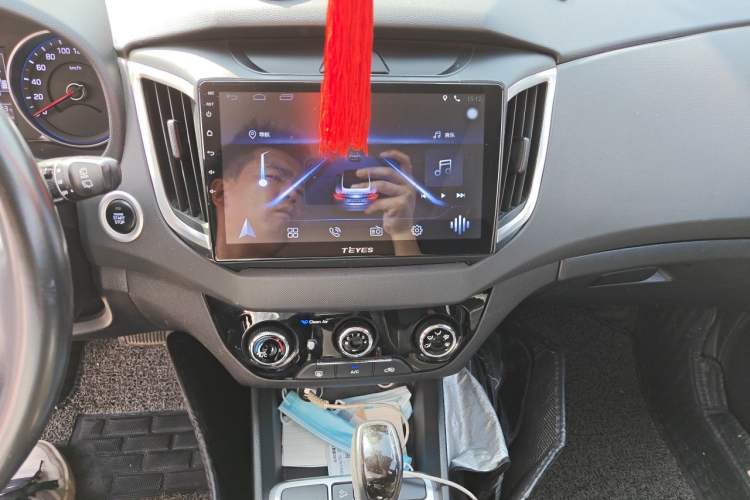 Used Hyundai ix25 2017 1.6L Automatic Smart Version Audio And AC Panel