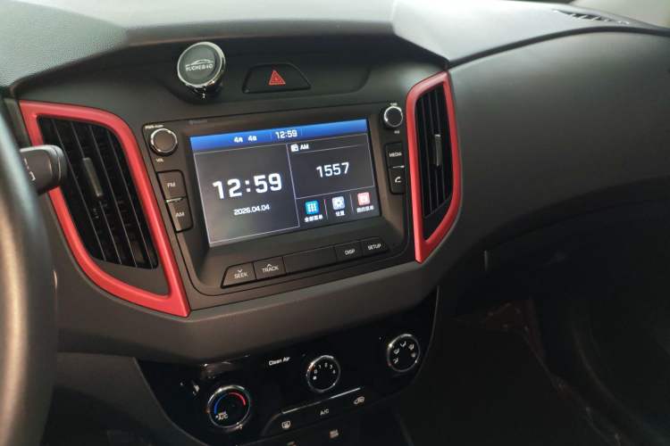 Used Hyundai ix25 2017 1.4T Automatic Smart Version Audio And AC Panel