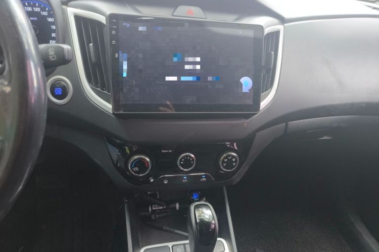 Used Hyundai ix25 2017 1.6L Automatic Smart Version Audio And AC Panel